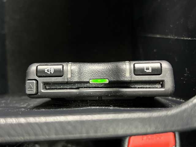 トヨタ ハイラックス Z 三重県 2021(令3)年 3.4万km オキサイドブロンズM /禁煙車//純正7型ナビ/　フルセグTV/Bluetooth/HDMI//バックカメラ//トノカバー//レーダークルーズコントロール//フォグライト//純正アルミホイール//衝突軽減ブレーキシステム//オートライト//プッシュスタート//ETC//スマートキー//センターデフロック//ダウンヒルアシストコントロール//純正LEDヘッドライト//前後ドラレコ//コーナーセンサー//アイドリングストップ