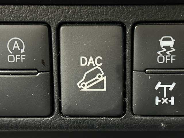 トヨタ ハイラックス Z 三重県 2021(令3)年 3.4万km オキサイドブロンズM /禁煙車//純正7型ナビ/　フルセグTV/Bluetooth/HDMI//バックカメラ//トノカバー//レーダークルーズコントロール//フォグライト//純正アルミホイール//衝突軽減ブレーキシステム//オートライト//プッシュスタート//ETC//スマートキー//センターデフロック//ダウンヒルアシストコントロール//純正LEDヘッドライト//前後ドラレコ//コーナーセンサー//アイドリングストップ