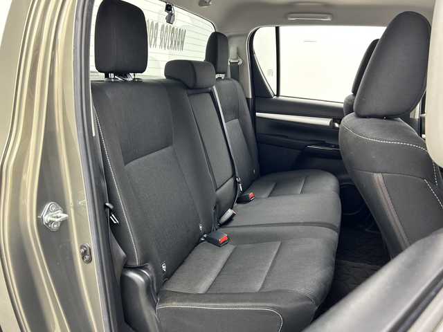 トヨタ ハイラックス Z 三重県 2021(令3)年 3.4万km オキサイドブロンズM /禁煙車//純正7型ナビ/　フルセグTV/Bluetooth/HDMI//バックカメラ//トノカバー//レーダークルーズコントロール//フォグライト//純正アルミホイール//衝突軽減ブレーキシステム//オートライト//プッシュスタート//ETC//スマートキー//センターデフロック//ダウンヒルアシストコントロール//純正LEDヘッドライト//前後ドラレコ//コーナーセンサー//アイドリングストップ