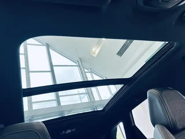 プジョー ３００８ GT ブルー HDi 大阪府 2020(令2)年 3.6万km BLANC NACRE サンルーフ/ハーフレザー/Dメモリ付きパワーシート/シートヒーター/純正ナビ/TV/バックカメラ/applecarplay/フロント・サイドカメラ/純正18インチAW/LEDヘッドライト/ブラインドスポット/電動リアゲート/ETC/ドラレコ/レーダー探知機/ACC/ワイヤレス充電