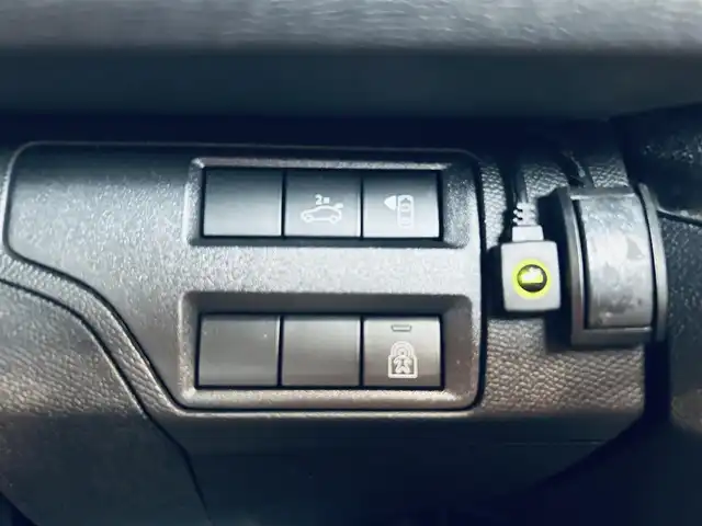 プジョー ３００８ GT ブルー HDi 大阪府 2020(令2)年 3.6万km BLANC NACRE サンルーフ/ハーフレザー/Dメモリ付きパワーシート/シートヒーター/純正ナビ/TV/バックカメラ/applecarplay/フロント・サイドカメラ/純正18インチAW/LEDヘッドライト/ブラインドスポット/電動リアゲート/ETC/ドラレコ/レーダー探知機/ACC/ワイヤレス充電