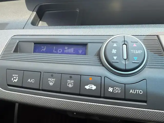ホンダ フリード ハイブリット ジャストセレクション 千葉県 2016(平28)年 9.2万km ホワイトオーキッドパール 純正ナビ/DVD/CD/BT/フルセグTV/両側パワースライドドア/クルーズコントロール/ワンオーナー/バックカメラ/ETC/横滑り防止装置/オートライト/キセノンヘッドライト/3列シート/スマートキー