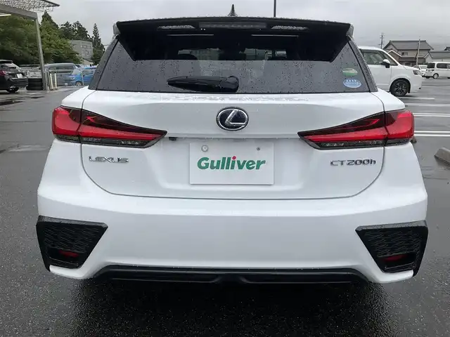 レクサス ＣＴ 200h Fスポーツ 滋賀県 2017(平29)年 7.2万km ブラック/ホワイトノーヴァガラスフレーク 車検8年9月まで/純正SD10.3インチナビ/・Bluetooth・フルセグ・バックモニター/サンルーフ/パワーシート（運転席&助手席）/シートヒーター/ブラックルーフ/リアスポイラー/LEDヘッドライト/LEDフォグ/セーフティーシステムプラス/・プリクラッシュセーフティーシステム/・LDA/・レーダークルーズコントロール/・オートマチックハイビーム/オプティトロンメーター4.2インチカラーマルチインフォメーションディスプレイ/取説・保証書・スペアキー