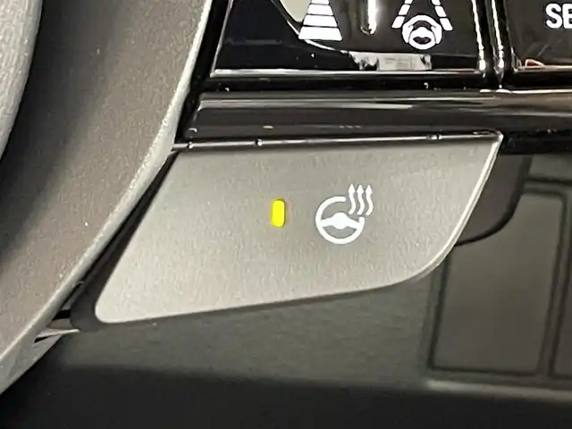 ホンダ ヴェゼル ハイブリッド e:HEV Z 愛知県 2025(令7)年 0.1千km プラチナホワイトパール 登録済未使用車/純正９インチホンダコネクトディスプレイナビ　/(Bluetooth/フルセグTV/USB/スマートフォン連携/FM/AM)/ホンダセンシング　/　　-衝突軽減ブレーキ（CMBS)/　　-誤発進抑制機能/　　-路線逸脱抑制機能/　　-アダプティブクルーズコントロール/　　-車線維持支援システム/　　-オートハイビーム/　　-先行車発進お知らせ/　　-標識認識機能/ビルトインＥＴＣ２．０　/ＬＥＤヘッドライト/LEDフォグランプ　/バックカメラ　/ワイヤレス充電　/シートヒーター/ステアリングヒーター　/電動バックドア　/ブラインドスポットモニター（ＢＳＭ）/コーナーセンサー/パドルシフト/プッシュスタート/　　-スマートキー