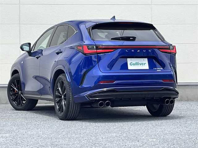 レクサス ＮＸ 350h Fスポーツ 茨城県 2023(令5)年 0.6万km ヒートブルーコントラストレイヤリング 純正14インチメーカーナビ（フルセグTV・AM・FM/BT)/パノラミックビューモニター/レーダークルーズコントロール/ブラインドスポットモニター/レザーシート（赤）/ヘッドアップディスプレイ/メモリー付きパワーシート/シートヒーター/電動リアゲート/ＦＳＰＯＲＴ専用オレンジキャリパー/ビルトインETC/USB入力端子/エンジンスタートボタン/純正20インチアルミホイール/コーナーセンサー(前後）/横滑り防止装置/レーンキープアシスト/カーテンエアバック/オートライト/オートマチックハイビーム