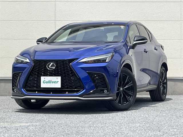 レクサス ＮＸ 350h Fスポーツ 茨城県 2023(令5)年 0.6万km ヒートブルーコントラストレイヤリング 純正14インチメーカーナビ（フルセグTV・AM・FM/BT)/パノラミックビューモニター/レーダークルーズコントロール/ブラインドスポットモニター/レザーシート（赤）/ヘッドアップディスプレイ/メモリー付きパワーシート/シートヒーター/電動リアゲート/ＦＳＰＯＲＴ専用オレンジキャリパー/ビルトインETC/USB入力端子/エンジンスタートボタン/純正20インチアルミホイール/コーナーセンサー(前後）/横滑り防止装置/レーンキープアシスト/カーテンエアバック/オートライト/オートマチックハイビーム