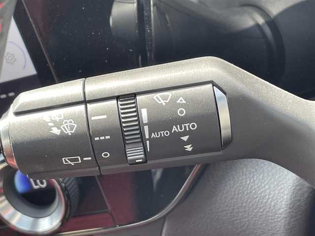 レクサス ＮＸ 350h Fスポーツ 茨城県 2023(令5)年 0.6万km ヒートブルーコントラストレイヤリング 純正14インチメーカーナビ（フルセグTV・AM・FM/BT)/パノラミックビューモニター/レーダークルーズコントロール/ブラインドスポットモニター/レザーシート（赤）/ヘッドアップディスプレイ/メモリー付きパワーシート/シートヒーター/電動リアゲート/ＦＳＰＯＲＴ専用オレンジキャリパー/ビルトインETC/USB入力端子/エンジンスタートボタン/純正20インチアルミホイール/コーナーセンサー(前後）/横滑り防止装置/レーンキープアシスト/カーテンエアバック/オートライト/オートマチックハイビーム