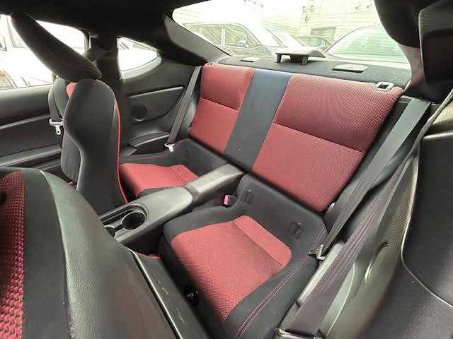 トヨタ ８６ GT 埼玉県 2013(平25)年 7.9万km サテンホワイトパール 純正SDナビ/TRDエアロ/バックカメラ/ETC/横滑り防止装置/スマートキー/プッシュスタート