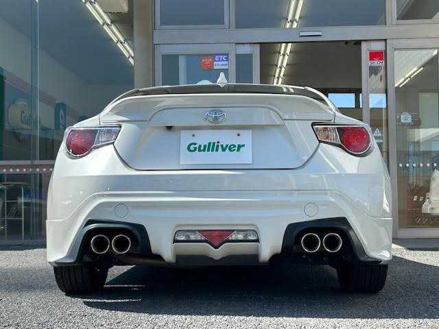 トヨタ ８６ GT 埼玉県 2013(平25)年 7.9万km サテンホワイトパール 純正SDナビ/TRDエアロ/バックカメラ/ETC/横滑り防止装置/スマートキー/プッシュスタート