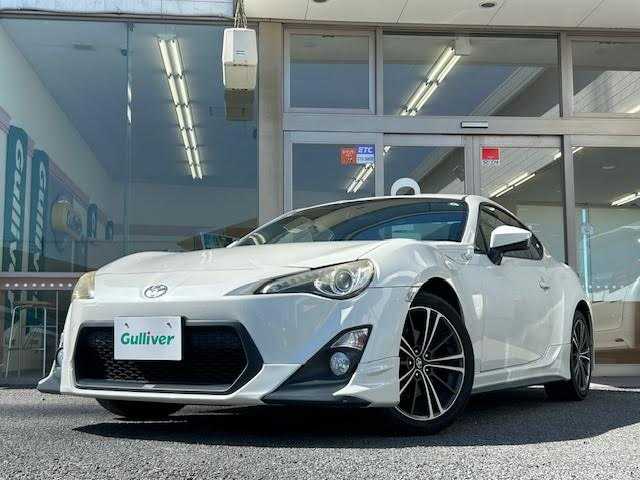 トヨタ ８６ GT 埼玉県 2013(平25)年 7.9万km サテンホワイトパール 純正SDナビ/TRDエアロ/バックカメラ/ETC/横滑り防止装置/スマートキー/プッシュスタート