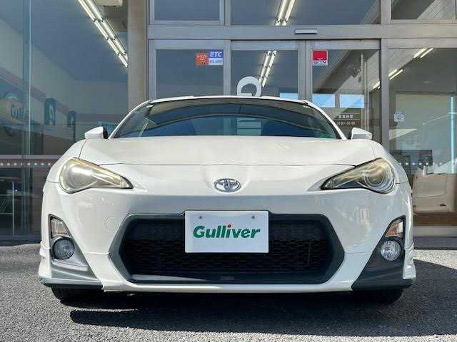 トヨタ ８６ GT 埼玉県 2013(平25)年 7.9万km サテンホワイトパール 純正SDナビ/TRDエアロ/バックカメラ/ETC/横滑り防止装置/スマートキー/プッシュスタート