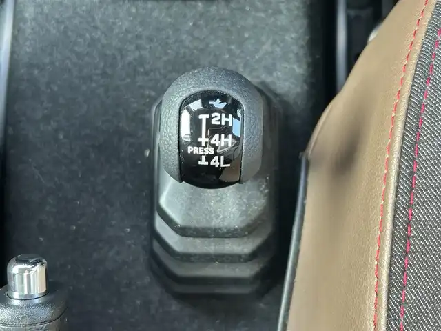 スズキ ジムニー XC 群馬県 2021(令3)年 2.2万km シフォンアイボリーM ワンオーナー/5F/4WD/ALPINEナビ/　(TV/BT/AM/FM/CD/DVD/SD/USB/HDMI)/社外ショックアブソーバー/バックカメラ/スズキセーフティーサポート/デュアルセンサーブレーキサポート/車線逸脱警報機能/先行車発進お知らせ機能/ふらつき警報/横滑り防止機能/クルーズコントロール/ダウンヒルアシストコントロール/ヒーテッドドアミラー/AUTOライト/AUTOハイビーム/純正マッドフラップ/スズキエンブレムグリル/純正フロアマット/純正ドアバイザー/ETC/前後ドライブレコーダー/前席シートヒーター/ステアリングリモコン/保証書/取扱説明書/スペアキー1