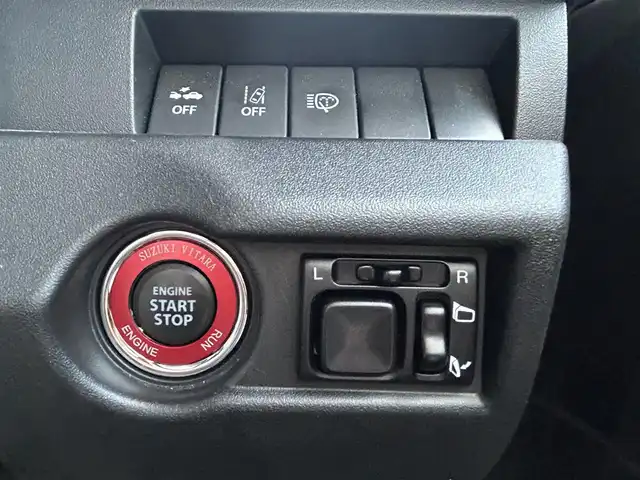 スズキ ジムニー XC 群馬県 2021(令3)年 2.2万km シフォンアイボリーM ワンオーナー/5F/4WD/ALPINEナビ/　(TV/BT/AM/FM/CD/DVD/SD/USB/HDMI)/社外ショックアブソーバー/バックカメラ/スズキセーフティーサポート/デュアルセンサーブレーキサポート/車線逸脱警報機能/先行車発進お知らせ機能/ふらつき警報/横滑り防止機能/クルーズコントロール/ダウンヒルアシストコントロール/ヒーテッドドアミラー/AUTOライト/AUTOハイビーム/純正マッドフラップ/スズキエンブレムグリル/純正フロアマット/純正ドアバイザー/ETC/前後ドライブレコーダー/前席シートヒーター/ステアリングリモコン/保証書/取扱説明書/スペアキー1