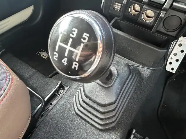 スズキ ジムニー XC 群馬県 2021(令3)年 2.2万km シフォンアイボリーM ワンオーナー/5F/4WD/ALPINEナビ/　(TV/BT/AM/FM/CD/DVD/SD/USB/HDMI)/社外ショックアブソーバー/バックカメラ/スズキセーフティーサポート/デュアルセンサーブレーキサポート/車線逸脱警報機能/先行車発進お知らせ機能/ふらつき警報/横滑り防止機能/クルーズコントロール/ダウンヒルアシストコントロール/ヒーテッドドアミラー/AUTOライト/AUTOハイビーム/純正マッドフラップ/スズキエンブレムグリル/純正フロアマット/純正ドアバイザー/ETC/前後ドライブレコーダー/前席シートヒーター/ステアリングリモコン/保証書/取扱説明書/スペアキー1