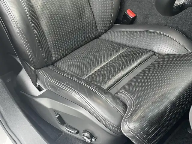 ボルボ ボルボ ＸＣ６０ B5 AWD インスクリプション 静岡県 2022(令4)年 4万km シルバー ブラックレザーシート シートヒーター /前席ベンチレーション マッサージシート/GoogleナビCarPlay対応Bluetooth/全方位カメラ/ヘッドアップディスプレイ/軽減ブレーキレーンアシストACC BLIS/harman/kardonサラウンド/ランニングボード/ステアリングヒーター/パワーバックドア /ワイヤレス充電/DSRCETC