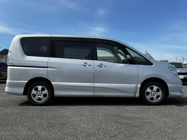 日産 セレナ ハイウェイスター Vセレ+SaftyⅡ 道央・札幌 2016(平28)年 13.3万km ブリリアントシルバー ４WD/純正メーカーOPナビ/AM/FM/DVD/BT/フルセグ/衝突被害軽減ブレーキ/横滑り防止装置/クルーズコントロール/レーンキープアシスト/クリアランスソナー/バックカメラ/サイドカメラ/フロントカメラ/全方位カメラ/アイドリングストップ/ECOMODE/両側パワースライドドア/前席シートヒーター/革巻きステアリング/ステアリングリモコン/プッシュスタート/スマートキー/LEDヘッドライト/オートライト/フォグランプ/電動格納ミラー/ウィンカーミラー/純正フロアマット/純正エンスタ/ドアバイザー
