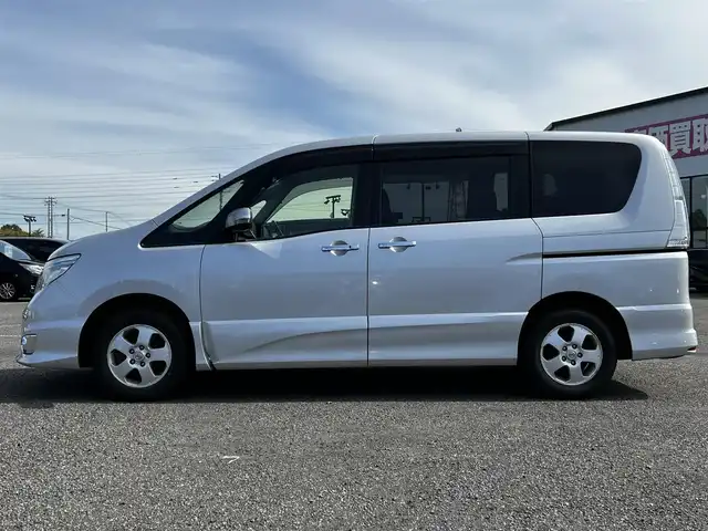 日産 セレナ ハイウェイスター Vセレ+SaftyⅡ 道央・札幌 2016(平28)年 13.3万km ブリリアントシルバー ４WD/純正メーカーOPナビ/AM/FM/DVD/BT/フルセグ/衝突被害軽減ブレーキ/横滑り防止装置/クルーズコントロール/レーンキープアシスト/クリアランスソナー/バックカメラ/サイドカメラ/フロントカメラ/全方位カメラ/アイドリングストップ/ECOMODE/両側パワースライドドア/前席シートヒーター/革巻きステアリング/ステアリングリモコン/プッシュスタート/スマートキー/LEDヘッドライト/オートライト/フォグランプ/電動格納ミラー/ウィンカーミラー/純正フロアマット/純正エンスタ/ドアバイザー