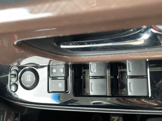ホンダ Ｎ ＢＯＸ G･L ホンダセンシング カッパーブラウンスタイル 千葉県 2019(平31)年 1.7万km プラチナホワイトパール ナビ　ＶＸＭ－１９４Ｃｉ　バックカメラ　ＣＤ　ＵＳＢ　Ｂｔ　ＥＴＣ　追従型クルーズコントロール　純正フロアマット　スペアキー　ドアバイザー　電動格納ミラー　両側パワースライド LEDライト