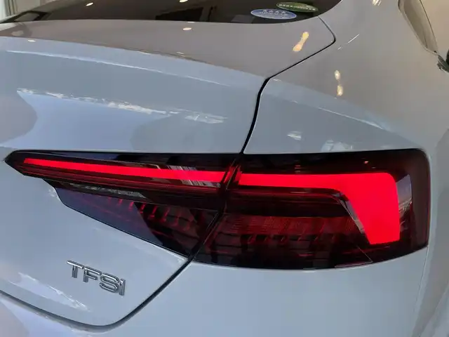 アウディ Ａ５ SB 2．0 TFSI スポーツ 愛知県 2018(平30)年 4.9万km グレイシアホワイトメタリック マトリクスＬＥＤヘッドライト/バーチャルコクピット　/マルチスポークデザインコントラストグレーＡＷ　/ＭＭＩナビゲーション　/Ｂｌｕｅｔｏｏｔｈ　/３６０度カメラ　/フルセグＴＶ/ＡＣＣ　/ＬＫＡ　/ＬＤＷ　/ＢＳＭ　/レザーシート/シートヒーター/ドライビングアシスト/ETC/アイドリングストップ/ウィンカーミラー/パワーバックドア/プッシュスタート
