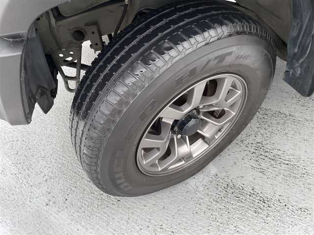 スズキ ジムニー シエラ JC 東京都 2018(平30)年 4.8万km ジャングルグリーン ４WD/純正メモリーナビ（AVIC-RL802)/バックカメラ/D・N席シートヒーター/純正１５インチアルミ/ビルトインETC/電動格納ミラー/背面タイヤ/フォグランプ/エンジンプッシュボタン/クルーズコントロール/ABS/Wエアバック/スズキセーフティーサポート/レーザーレーダー・単眼カメラ/デュアルセンサーブレーキサポート/誤発進抑制/車線逸脱警報/ふらつき警報/先行車発進お知らせ/標識認識機能/スペアキー１本/保証書・取説