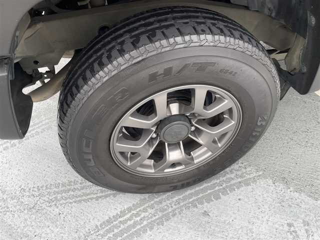 スズキ ジムニー シエラ JC 東京都 2018(平30)年 4.8万km ジャングルグリーン ４WD/純正メモリーナビ（AVIC-RL802)/バックカメラ/D・N席シートヒーター/純正１５インチアルミ/ビルトインETC/電動格納ミラー/背面タイヤ/フォグランプ/エンジンプッシュボタン/クルーズコントロール/ABS/Wエアバック/スズキセーフティーサポート/レーザーレーダー・単眼カメラ/デュアルセンサーブレーキサポート/誤発進抑制/車線逸脱警報/ふらつき警報/先行車発進お知らせ/標識認識機能/スペアキー１本/保証書・取説