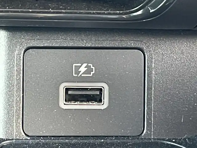 三菱 ｅＫクロス T プレミアム 岡山県 2023(令5)年 1.4万km アメジストブラック/シルキーホワイト 登録時走行距離　13937km/ワンオーナー/ルーフレール/純正9インチナビ/　(CD/フルセグTVTV/Bluetooth)/全方位カメラ/クルーズコントロール(追従走行あり)/衝突被害軽減システム/車線逸脱警報/車線逸脱防止支援/コーナーセンサー/MI-PILOT（高速道路同一車線支援技術）/先行車発進お知らせ/道路標識認識表示/ふらつき警報/ドライブレコーダー/ETC/シートヒーター（D・N席）/ステアリングヒーター/革巻きステアリング/ステアリングスイッチ/純正LEDヘッドライト/フォグライト/オートライト/ヘッドライトレベライザー/プッシュスタート/スマートキー/パドルシフト/アイドリングストップ/純正アルミホイール 15インチ/ドアバイザー/電動格納ミラー/純正フロアマット/横滑防止装置/盗難防止装置/取扱説明書/新車時整備手帳（保証書）