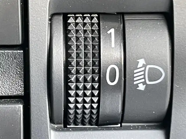 三菱 ｅＫクロス T プレミアム 岡山県 2023(令5)年 1.4万km アメジストブラック/シルキーホワイト 登録時走行距離　13937km/ワンオーナー/ルーフレール/純正9インチナビ/　(CD/フルセグTVTV/Bluetooth)/全方位カメラ/クルーズコントロール(追従走行あり)/衝突被害軽減システム/車線逸脱警報/車線逸脱防止支援/コーナーセンサー/MI-PILOT（高速道路同一車線支援技術）/先行車発進お知らせ/道路標識認識表示/ふらつき警報/ドライブレコーダー/ETC/シートヒーター（D・N席）/ステアリングヒーター/革巻きステアリング/ステアリングスイッチ/純正LEDヘッドライト/フォグライト/オートライト/ヘッドライトレベライザー/プッシュスタート/スマートキー/パドルシフト/アイドリングストップ/純正アルミホイール 15インチ/ドアバイザー/電動格納ミラー/純正フロアマット/横滑防止装置/盗難防止装置/取扱説明書/新車時整備手帳（保証書）