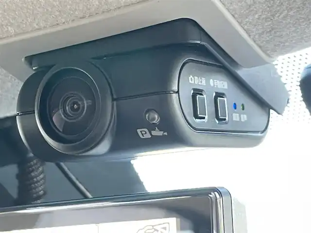 三菱 ｅＫクロス T プレミアム 岡山県 2023(令5)年 1.4万km アメジストブラック/シルキーホワイト 登録時走行距離　13937km/ワンオーナー/ルーフレール/純正9インチナビ/　(CD/フルセグTVTV/Bluetooth)/全方位カメラ/クルーズコントロール(追従走行あり)/衝突被害軽減システム/車線逸脱警報/車線逸脱防止支援/コーナーセンサー/MI-PILOT（高速道路同一車線支援技術）/先行車発進お知らせ/道路標識認識表示/ふらつき警報/ドライブレコーダー/ETC/シートヒーター（D・N席）/ステアリングヒーター/革巻きステアリング/ステアリングスイッチ/純正LEDヘッドライト/フォグライト/オートライト/ヘッドライトレベライザー/プッシュスタート/スマートキー/パドルシフト/アイドリングストップ/純正アルミホイール 15インチ/ドアバイザー/電動格納ミラー/純正フロアマット/横滑防止装置/盗難防止装置/取扱説明書/新車時整備手帳（保証書）