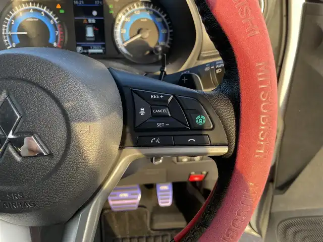 三菱 ｅＫクロス T プレミアム 岡山県 2023(令5)年 1.4万km アメジストブラック/シルキーホワイト 登録時走行距離　13937km/ワンオーナー/ルーフレール/純正9インチナビ/　(CD/フルセグTVTV/Bluetooth)/全方位カメラ/クルーズコントロール(追従走行あり)/衝突被害軽減システム/車線逸脱警報/車線逸脱防止支援/コーナーセンサー/MI-PILOT（高速道路同一車線支援技術）/先行車発進お知らせ/道路標識認識表示/ふらつき警報/ドライブレコーダー/ETC/シートヒーター（D・N席）/ステアリングヒーター/革巻きステアリング/ステアリングスイッチ/純正LEDヘッドライト/フォグライト/オートライト/ヘッドライトレベライザー/プッシュスタート/スマートキー/パドルシフト/アイドリングストップ/純正アルミホイール 15インチ/ドアバイザー/電動格納ミラー/純正フロアマット/横滑防止装置/盗難防止装置/取扱説明書/新車時整備手帳（保証書）