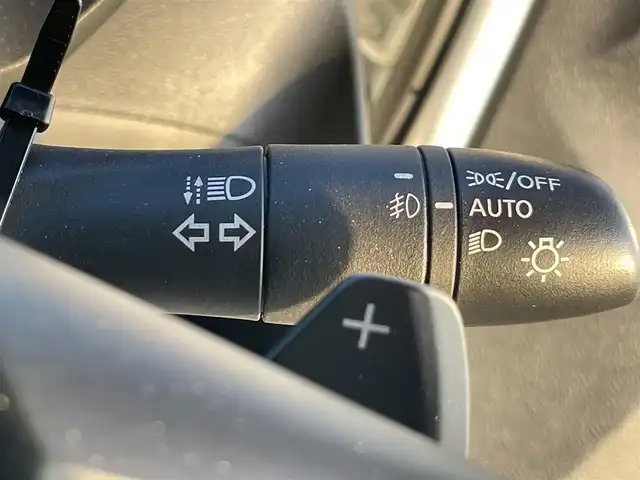 三菱 ｅＫクロス T プレミアム 岡山県 2023(令5)年 1.4万km アメジストブラック/シルキーホワイト 登録時走行距離　13937km/ワンオーナー/ルーフレール/純正9インチナビ/　(CD/フルセグTVTV/Bluetooth)/全方位カメラ/クルーズコントロール(追従走行あり)/衝突被害軽減システム/車線逸脱警報/車線逸脱防止支援/コーナーセンサー/MI-PILOT（高速道路同一車線支援技術）/先行車発進お知らせ/道路標識認識表示/ふらつき警報/ドライブレコーダー/ETC/シートヒーター（D・N席）/ステアリングヒーター/革巻きステアリング/ステアリングスイッチ/純正LEDヘッドライト/フォグライト/オートライト/ヘッドライトレベライザー/プッシュスタート/スマートキー/パドルシフト/アイドリングストップ/純正アルミホイール 15インチ/ドアバイザー/電動格納ミラー/純正フロアマット/横滑防止装置/盗難防止装置/取扱説明書/新車時整備手帳（保証書）