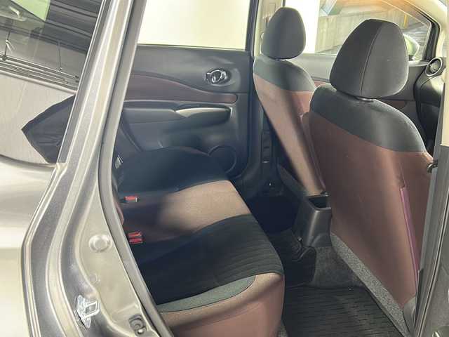 日産 ノート e－パワー X モード・プレミア 広島県 2017(平29)年 6.8万km ダークメタルグレー 禁煙車/純正ナビ/（Bluetooth/SD/CD/DVD/AUX/フルセグTV)/バックカメラ/前方ドライブレコーダー/ETC/純正15インチアルミホイール/純正フロアマット/純正ドアバイザー/LEDヘッドライト/フォグランプ/オートライト/横滑り防止装置/衝突被害軽減ブレーキ/レーンキープアシスト/スマートキー/プッシュスタート