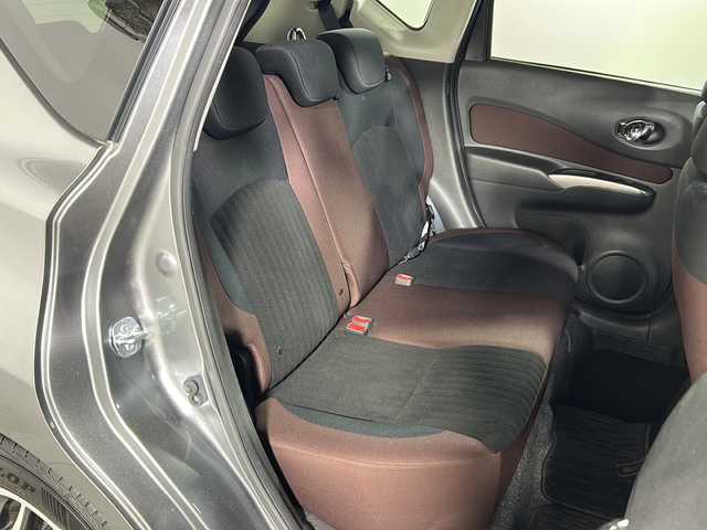 日産 ノート e－パワー X モード・プレミア 広島県 2017(平29)年 6.8万km ダークメタルグレー 禁煙車/純正ナビ/（Bluetooth/SD/CD/DVD/AUX/フルセグTV)/バックカメラ/前方ドライブレコーダー/ETC/純正15インチアルミホイール/純正フロアマット/純正ドアバイザー/LEDヘッドライト/フォグランプ/オートライト/横滑り防止装置/衝突被害軽減ブレーキ/レーンキープアシスト/スマートキー/プッシュスタート