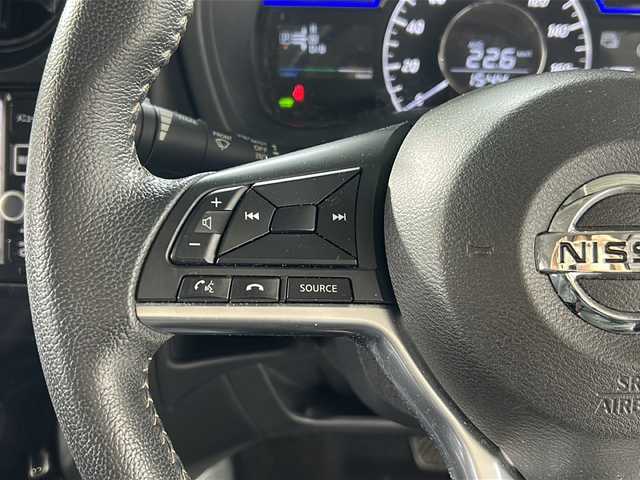 日産 ノート e－パワー X モード・プレミア 広島県 2017(平29)年 6.8万km ダークメタルグレー 禁煙車/純正ナビ/（Bluetooth/SD/CD/DVD/AUX/フルセグTV)/バックカメラ/前方ドライブレコーダー/ETC/純正15インチアルミホイール/純正フロアマット/純正ドアバイザー/LEDヘッドライト/フォグランプ/オートライト/横滑り防止装置/衝突被害軽減ブレーキ/レーンキープアシスト/スマートキー/プッシュスタート