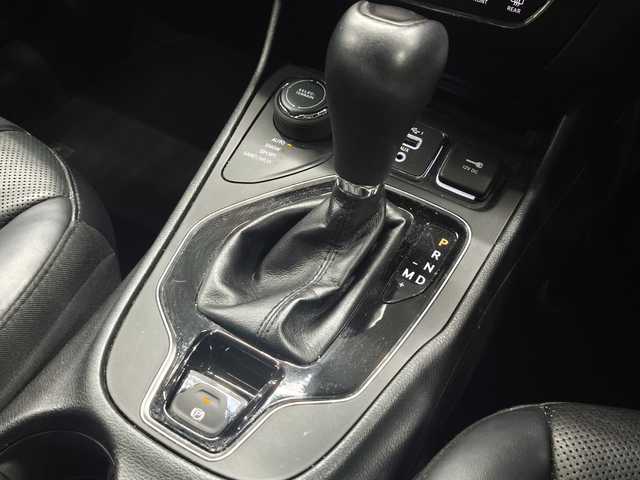 クライスラー・ジープ ジープ チェロキー リミテッド 群馬県 2019(令1)年 5.1万km 白 ワンオーナー/シートベンチレーション/純正ナビ/フルセグTV/黒革シート/パワーシート/ACC/スマートキー/パワーバックドア/アイドリングストップ/純正フロアマット/バックカメラ/パークアシスト