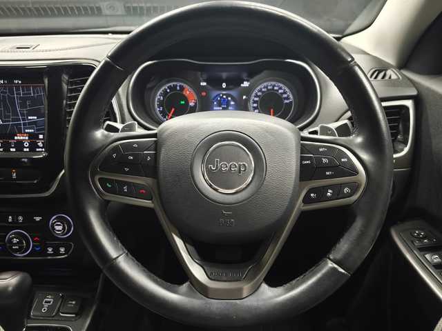 クライスラー・ジープ ジープ チェロキー リミテッド 群馬県 2019(令1)年 5.1万km 白 ワンオーナー/シートベンチレーション/純正ナビ/フルセグTV/黒革シート/パワーシート/ACC/スマートキー/パワーバックドア/アイドリングストップ/純正フロアマット/バックカメラ/パークアシスト