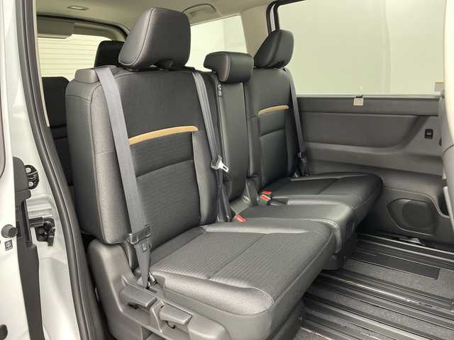 日産 セレナ e－パワー ハイウェイスター V 兵庫県 2025(令7)年 0.1千km ホワイト ・登録済未使用車　距離6Km/・NissanConnectナビゲーションシステム/（フルセグ・BT・USB・Apple Car Play・Android　Auto）/・ETC2.0ユニット（ビルトインタイプ）/・アラウンドビューモニター/・ドライブレコーダー（前後セット）/・プロパイロット/・プロパイロット緊急停止支援システム（SOSコール機能付）/・後席専用モニター/・ヒルスタートアシスト/・インテリジェントエマージェンシーブレーキ/・インテリジェント前方衝突予測警報/・衝突回避ステアリングアシスト/・車線逸脱防止支援システム/・車線逸脱警報/・後側方車両検知警報/・後側方衝突防止支援システム/・ふらつき警報/・踏み間違い衝突防止アシスト/・標識検知機能/・車両接近通知装置/・エマージェンシーストップシグナル/・デジタルインナーミラー/・フリップダウンモニター/・革巻きステアリング/・ステアリングスイッチ/・先行者発進お知らせ/・前後クリアランスソナー/・コンビシート/・両側パワースライドドア/・置くだけ充電/・LEDヘッドライト/・オートマチックハイビーム/・純正16インチアルミホイール