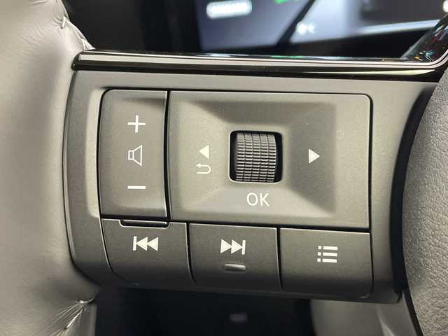 日産 セレナ e－パワー ハイウェイスター V 兵庫県 2025(令7)年 0.1千km ホワイト ・登録済未使用車　距離6Km/・NissanConnectナビゲーションシステム/（フルセグ・BT・USB・Apple Car Play・Android　Auto）/・ETC2.0ユニット（ビルトインタイプ）/・アラウンドビューモニター/・ドライブレコーダー（前後セット）/・プロパイロット/・プロパイロット緊急停止支援システム（SOSコール機能付）/・後席専用モニター/・ヒルスタートアシスト/・インテリジェントエマージェンシーブレーキ/・インテリジェント前方衝突予測警報/・衝突回避ステアリングアシスト/・車線逸脱防止支援システム/・車線逸脱警報/・後側方車両検知警報/・後側方衝突防止支援システム/・ふらつき警報/・踏み間違い衝突防止アシスト/・標識検知機能/・車両接近通知装置/・エマージェンシーストップシグナル/・デジタルインナーミラー/・フリップダウンモニター/・革巻きステアリング/・ステアリングスイッチ/・先行者発進お知らせ/・前後クリアランスソナー/・コンビシート/・両側パワースライドドア/・置くだけ充電/・LEDヘッドライト/・オートマチックハイビーム/・純正16インチアルミホイール