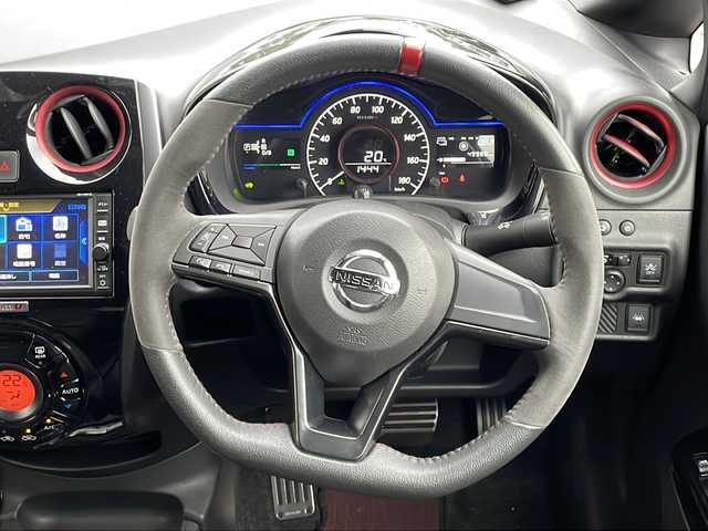 日産 ノート e－パワー ニスモ 福井県 2017(平29)年 5万km ダークメタルグレー 純正7インチナビ/フルセグTV/アラウンドビューモニター/エマージェンシーブレーキ/クリアランスソナー/レーンキープアシスト/ETC/前後ドライブレコーダー/社外マフラーカッター/スマートルームミラー/オートライト/LEDヘッドライト/社外AW/ワンオーナー/プッシュスタート/インテリキー/社外フロアマット/ステアリングスイッチ/フォグランプ/ウィンカーミラー