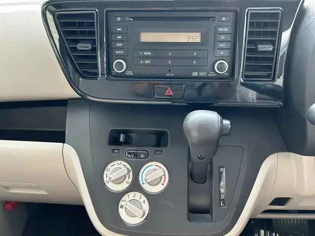 日産 デイズ ルークス S 埼玉県 2014(平26)年 6.7万km プレミアムパープルP 電子チューナーラジオ（AM/FM/CD）/純正14インチアルミホイール/両側スライドドア/純正フロアマット/純正ドアバイザー/電動格納ミラー/アイドリングストップ/ダブルエアバッグ/リモコンキー/スペアキー2（板キー）/車両/ラジオ取扱説明書/保証書