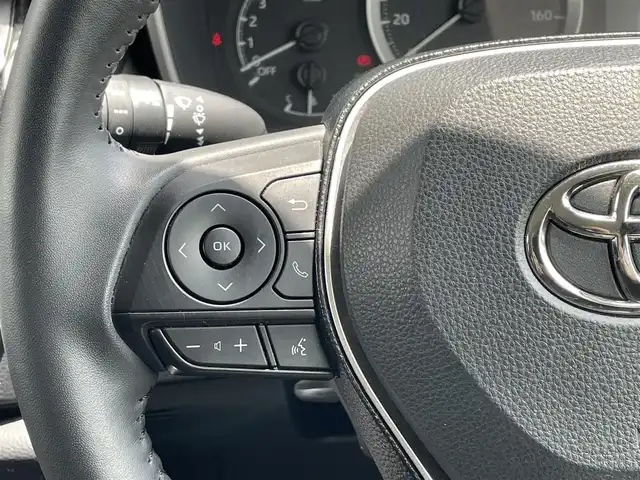 トヨタ カローラツーリング ハイブリッド S 道央・札幌 2020(令2)年 3.9万km ホワイトパールクリスタルシャイン ・４WD/・衝突軽減ブレーキ/・寒冷地仕様/・純正ディスプレイオーディオ/　CD＆DVD＆BT/・バックカメラ/・コーナーセンサー/・レーンキープアシスト/・レーダークルーズコントロール/・オートライト/・オートエアコン/・オートリトラミラー/・ミラーヒーター/・ワイパー熱線/・ビルトインETC/・前後ドライブレコーダー/・エンジンスターター/・プッシュスタート/・スマートキー/・ハンズフリー/・ステアリングスイッチ/・社外AW＆冬タイヤ積込/　205/55/16  2024年　6分山/・純正フロアマット/・ドアバイザー/・ウィンカーミラー/・フォグライト/・スペアキー
