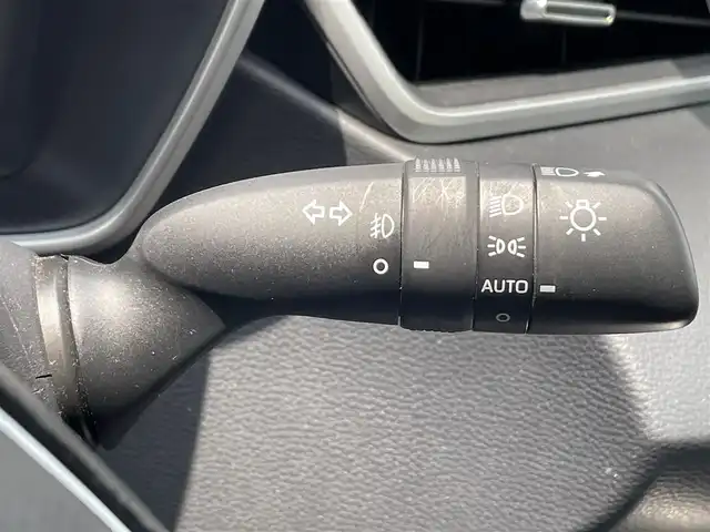 トヨタ カローラツーリング ハイブリッド S 道央・札幌 2020(令2)年 3.9万km ホワイトパールクリスタルシャイン ・４WD/・衝突軽減ブレーキ/・寒冷地仕様/・純正ディスプレイオーディオ/　CD＆DVD＆BT/・バックカメラ/・コーナーセンサー/・レーンキープアシスト/・レーダークルーズコントロール/・オートライト/・オートエアコン/・オートリトラミラー/・ミラーヒーター/・ワイパー熱線/・ビルトインETC/・前後ドライブレコーダー/・エンジンスターター/・プッシュスタート/・スマートキー/・ハンズフリー/・ステアリングスイッチ/・社外AW＆冬タイヤ積込/　205/55/16  2024年　6分山/・純正フロアマット/・ドアバイザー/・ウィンカーミラー/・フォグライト/・スペアキー