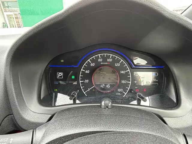 日産 ノート e－パワーニスモ S 宮城県 2020(令2)年 3.8万km ブリリアントホワイトパール インテリジェントルームミラー/＋インテリジェントアラウンドビューモニター＋ドアミラーヒーター/インテリジェントクルーズコントロール＋車線逸脱防止支援/＝＝＝/インテリジェントエマージェンシーブレーキ/車線逸脱警報/踏み間違い防止アシスト/コーナーセンサー/ハイビームアシスト/純正ナビ（MJ320D-W）/・CD/DVD/・Bluetooth/・フルセグTV/ETC/ドライブレコーダー/革巻きステアリング/ステアリングスイッチ/LEDヘッドランプ/フォグランプ/オートライト/スマートキー＆プッシュスタート/スペアキー1本/電動格納ミラー/純正16インチAW/純正ドアバイザー/純正フロアマット/Wエアバッグ
