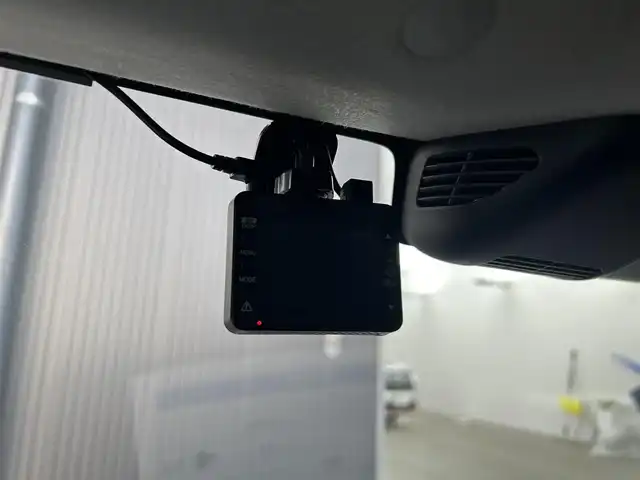 スズキ アルト ハイブリッドX 愛知県 2024(令6)年 1.1万km ソフトベージュメタリック 純正7型メモリナビ　/(フルセグＴＶ/CD/DVD/BT/SD)/前席シートヒーター　/前後ドラレコ　/ＥＴＣ　/衝突軽減システム　/レーンアシスト　/アイドリングストップ　/純正ＬＥＤヘッドライト　/純正フロアマット　/純正１４インチＡＷ　/ドアバイザー