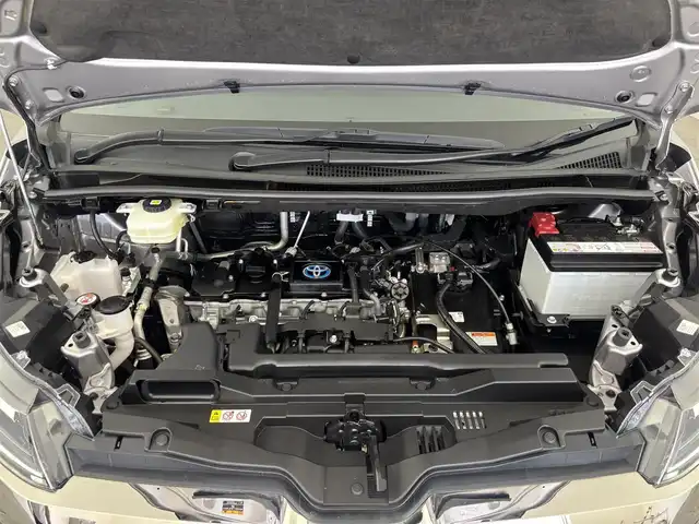 トヨタ ノア ハイブリッド S－Z 大分県 2024(令6)年 4万km メタルストリームM 純正１０．５型ディスプレイオーディオ/(CD/DVD/BT/フルセグTV/AppleCarPlay/AndroidAuto)/１４型フリップダウンモニター/ビルとインＥＴＣ/バックカメラ/ＢＳＭ/Ｔｏｙｏｔａ　Ｓａｆｅｔｙ　Ｓｅｎｓｅ/・プリクラッシュセーフティ/・レーントレーシングアシスト/・レーンディパーチャーアラート/・レーダークルーズコントロール/・オートマチックハイビーム/・ロードサインアシスト/・プロアクティブドライビングアシスト/・発進遅れ告知機能/シートヒーター/両側パワースライド