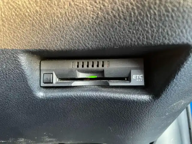 トヨタ シエンタ G 石川県 2016(平28)年 11.1万km コバルトブルーメタリック 4WD/トヨタセーフティセンス/・衝突軽減ブレーキ/・レーンキープアシスト/純正SDナビゲーション/【Bluetooth・フルセグTV・CD・DVD・SD】/バックカメラ/LEDヘッドライト/・オートライト/・フォグランプ/・オートハイビーム/ビルトインETC/両側パワースライドドア/前席シートヒーター/エンジンプッシュスタート/・スマートキー/・スペアキー/HDMI入力端子/ステアリングリモコン/純正マット/横滑り防止装置/保証書/取扱説明書/記録薄