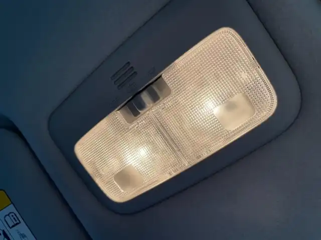 トヨタ シエンタ G 石川県 2016(平28)年 11.1万km コバルトブルーメタリック 4WD/トヨタセーフティセンス/・衝突軽減ブレーキ/・レーンキープアシスト/純正SDナビゲーション/【Bluetooth・フルセグTV・CD・DVD・SD】/バックカメラ/LEDヘッドライト/・オートライト/・フォグランプ/・オートハイビーム/ビルトインETC/両側パワースライドドア/前席シートヒーター/エンジンプッシュスタート/・スマートキー/・スペアキー/HDMI入力端子/ステアリングリモコン/純正マット/横滑り防止装置/保証書/取扱説明書/記録薄