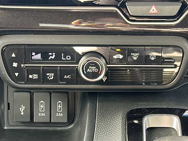 ホンダ Ｎ ＢＯＸ カスタム G L ターボ ホンダセンシング 三重県 2018(平30)年 4.9万km クリスタルブラックパール 純正ナビ /バックカメラ /両側パワースライドドア/ビルトインETC /前後ドライブレコーダー/レーダークルーズコントロール /レーンキープアシスト /衝突軽減ブレーキ/USB給電/LEDヘッドライト/オートライト/純正フロアマット/パドルシフト /ステアリングスイッチ/電動格納ミラー /禁煙車
