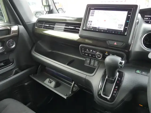 ホンダ Ｎ ＢＯＸ カスタム G L ホンダセンシング 千葉県 2020(令2)年 4万km プレミアムベルベットパープル・パール ホンダセンシング/・衝突軽減ブレーキ（CMBS）/・車線維持支援システム（LKAS）/・アダプティブクルーズコントロール（ACC）/・後方誤発進抑制機能/・誤発進抑制機能/両側パワースライドドア/純正SDナビ/【CD再生機能】/バックカメラ/ドライブレコーダー/ETC/LEDヘッドライト/フォグライト/ウインカーミラー/リアコーナーセンサー/純正14インチアルミホイル/サイド/カーテンエアバッグ/Honda スマートキー