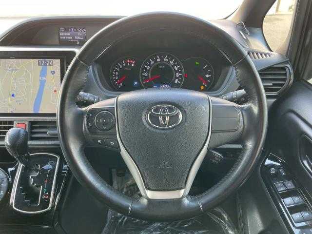 トヨタ ノア Si ダブルバイビーⅡ 岩手県 2019(令1)年 5.9万km ブラック 純正１０インチナビ　Ｂｌｕｅｔｏｏｔｈ／ＣＤ／ＤＶＤ／フルセグＴＶ　/４ＷＤ　/バックカメラ　/クルーズコントロール　/両側パワースライドドア　/アイドリングストップ　/フリップダウンモニター　/ＥＴＣ/WAC/前方ドラレコ/TVキャンセラー/電動格納ミラー