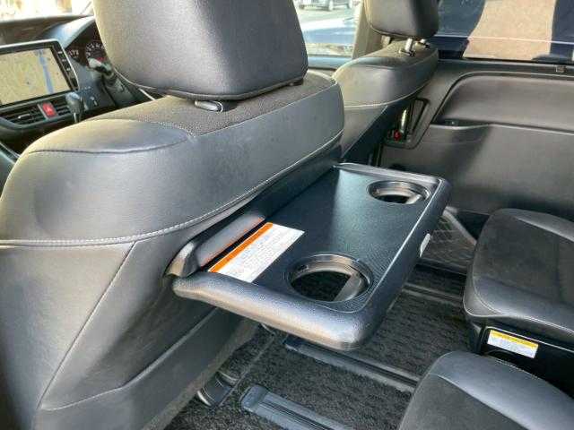 トヨタ ノア Si ダブルバイビーⅡ 岩手県 2019(令1)年 5.9万km ブラック 純正１０インチナビ　Ｂｌｕｅｔｏｏｔｈ／ＣＤ／ＤＶＤ／フルセグＴＶ　/４ＷＤ　/バックカメラ　/クルーズコントロール　/両側パワースライドドア　/アイドリングストップ　/フリップダウンモニター　/ＥＴＣ/WAC/前方ドラレコ/TVキャンセラー/電動格納ミラー